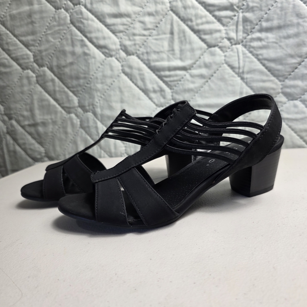 New Pesaro Women's Black Strappy Low Block Heel Sandals Sz 8